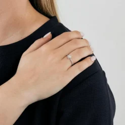 Bague en or gris et diamants