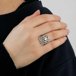 Bague en or gris et diamants