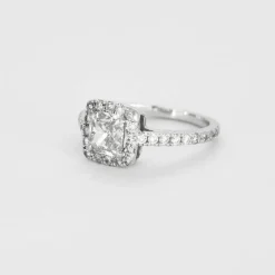 Bague en or gris et diamants