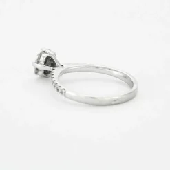 Bague en or gris et diamants