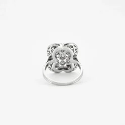 Bague en or gris et diamants