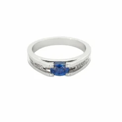 Bague en or gris saphir et diamants