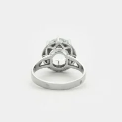 Bague en or gris serti d'une aigue marine