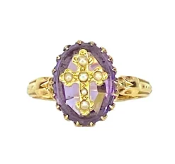 Bague en or jaune 18 carats ornée d’une croix en perles fines