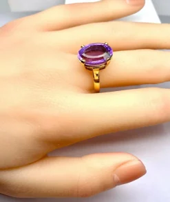 Bague en or jaune 18 carats et améthyste