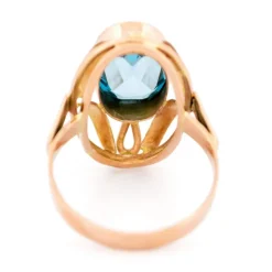 Bague en or jaune 14 carats avec aigue-marine