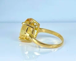 Bague en or jaune 18 carats et citrine