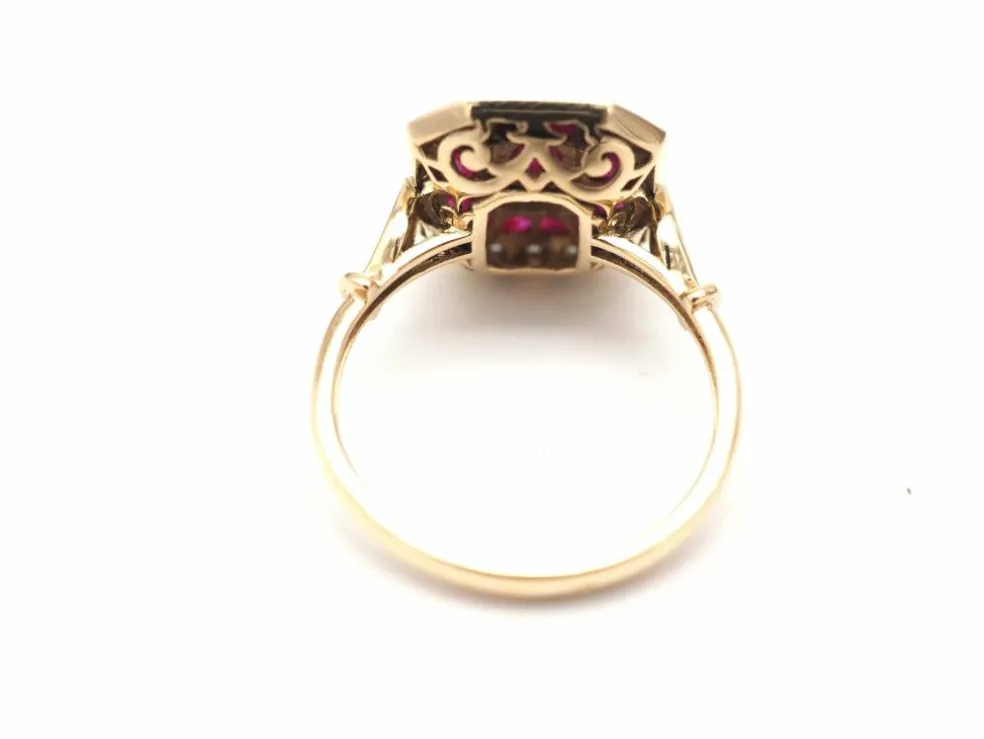 Bague en or jaune 750 rubis et diamants