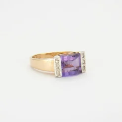 Bague en Or jaune, Améthyste