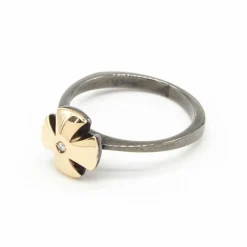 Bague en or jaune, argent et diamants
