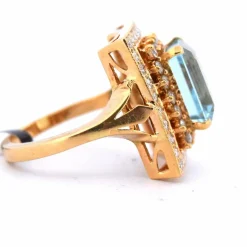 Bague en or jaune avec aigue-marine et diamants