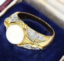 Bague en or jaune avec corail
