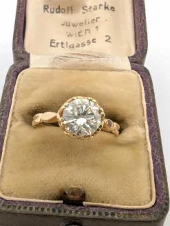 Bague en or jaune avec diamant