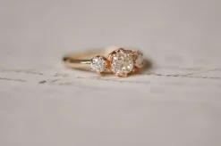 Bague en or jaune avec diamants Old Mine