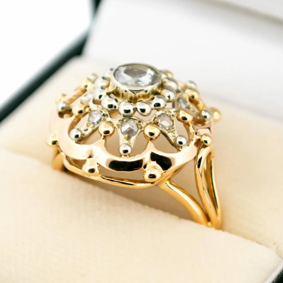 Bague en or jaune avec diamants