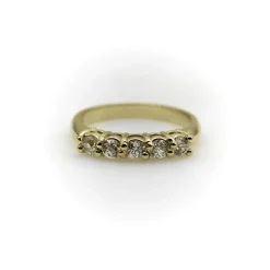 Bague en or jaune avec diamant taille européenne ancienne