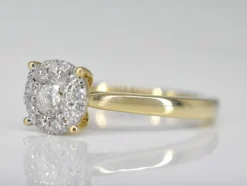 Bague en or jaune avec diamant