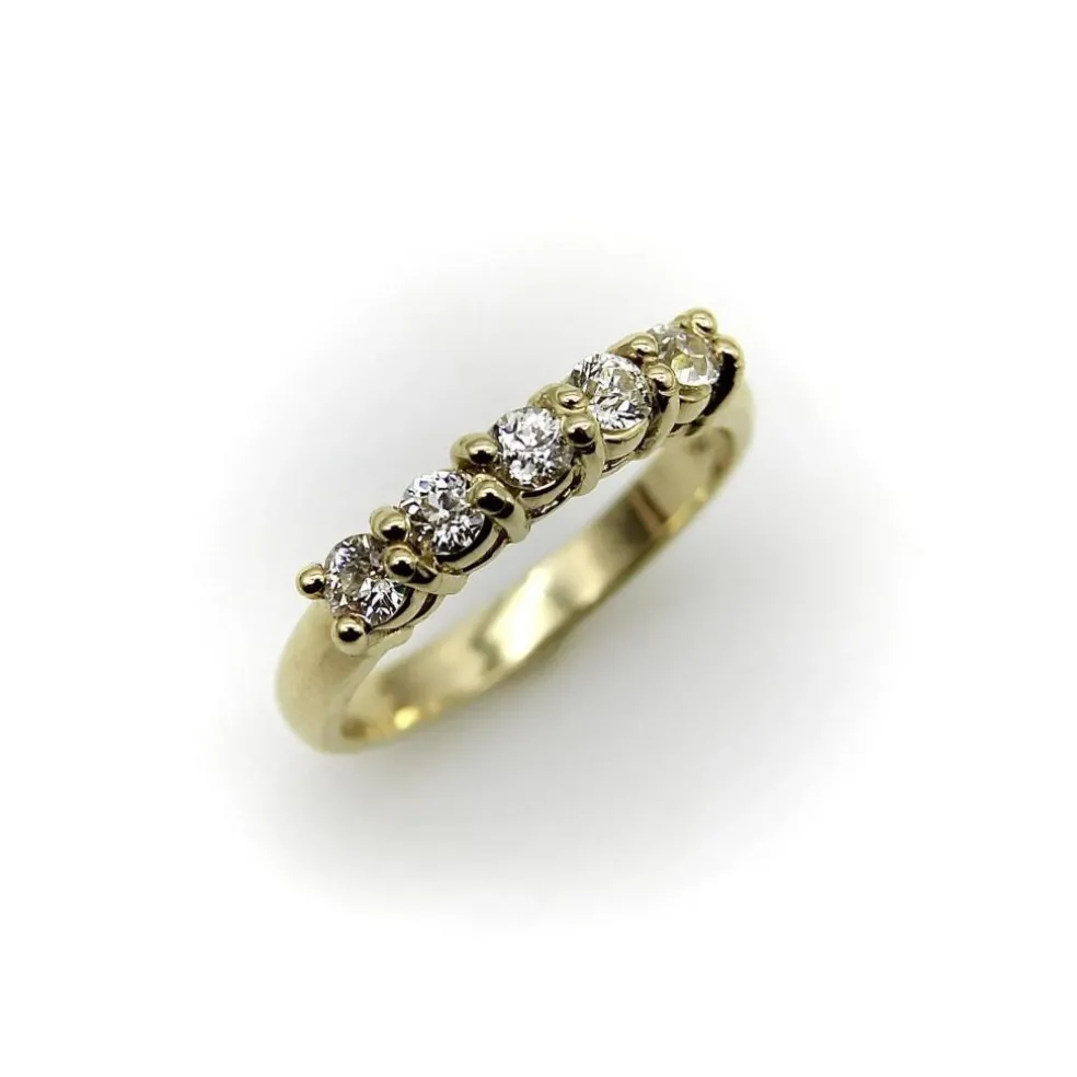 Bague en or jaune avec diamant taille européenne ancienne