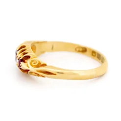 Bague en or jaune avec diamants et rubis