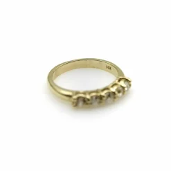 Bague en or jaune avec diamant taille européenne ancienne
