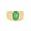 Bague en or jaune avec émeraude et diamants