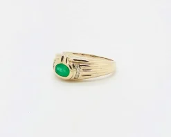 BAGUE EN OR JAUNE AVEC ÉMERAUDE ET DIAMANTS