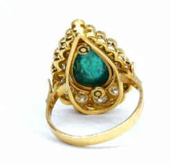 Bague en or jaune avec émeraude