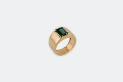 Bague en or jaune avec pierre verte