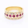 Bague en or jaune avec rubis et diamants