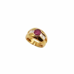 Bague en or jaune avec rubis et diamants