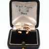 Bague en or jaune avec rubis et diamants des années 40