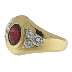 Bague en or jaune avec rubis de 1,40 ct et diamants