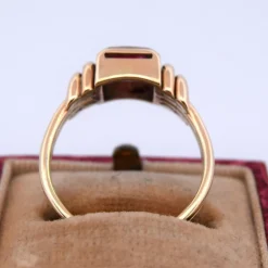 BAGUE EN OR JAUNE avec rubis