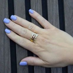 Bague en or jaune avec rubis et diamants des années 40