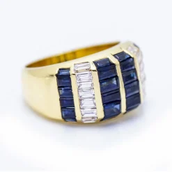 Bague en or jaune avec saphirs baguettes