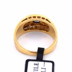 BAGUE EN OR JAUNE AVEC SAPHIR ET DIAMANTS