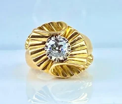 Bague en or jaune, diamant, vers 1940/1960