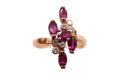 Bague en or jaune, diamants et rubis