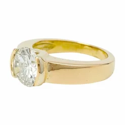Bague en or jaune, diamants 2,09 cts G/VVS1.