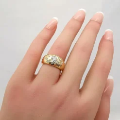 Bague en or jaune diamants