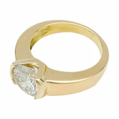 Bague en or jaune, diamants 2,09 cts G/VVS1.