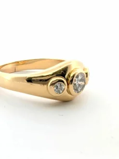 Bague en or jaune diamants