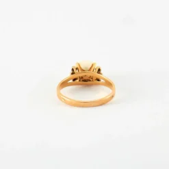 Bague en or jaune, diamants & perle