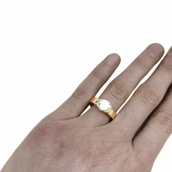 Bague en or jaune, diamants 2,09 cts G/VVS1.