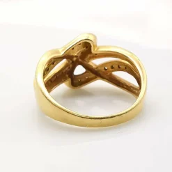 Bague en or jaune diamants