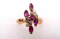 Bague en or jaune, diamants et rubis
