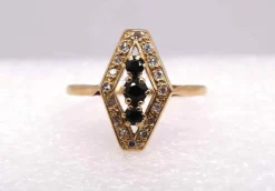 Bague en or jaune, diamants et saphirs
