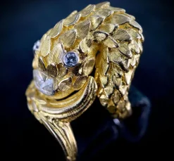 Bague en or jaune en forme de crocodile orné d'un diamant