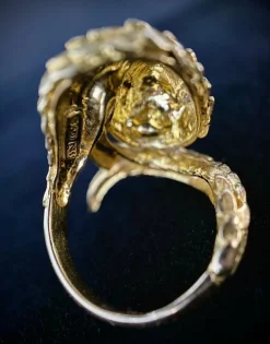 Bague en or jaune en forme de crocodile orné d'un diamant