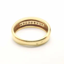 Bague en or jaune et 9 diamants